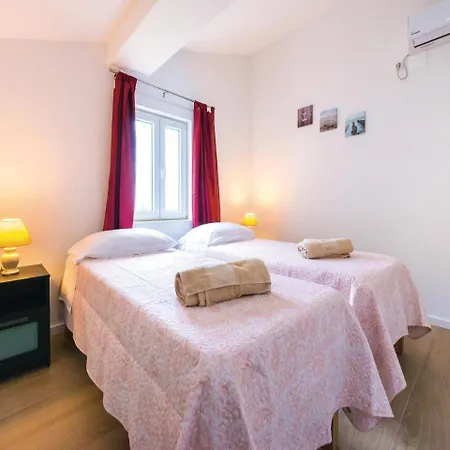 Four Bedroom Holiday In * Babino Polje