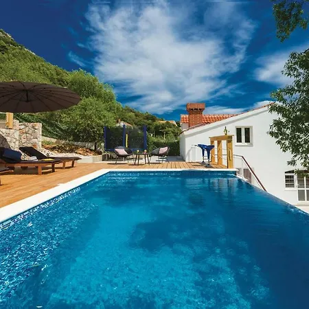 Four Bedroom Holiday In Holiday home *