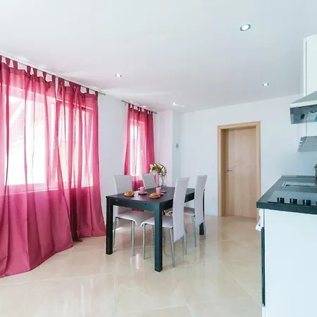 Holiday home Four Bedroom Holiday In Babino Polje