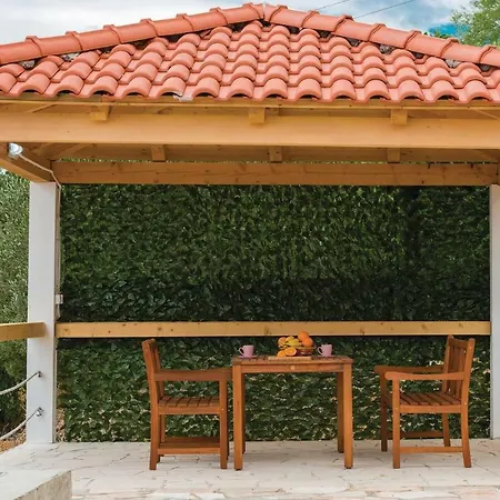 Holiday home Four Bedroom Holiday In Babino Polje
