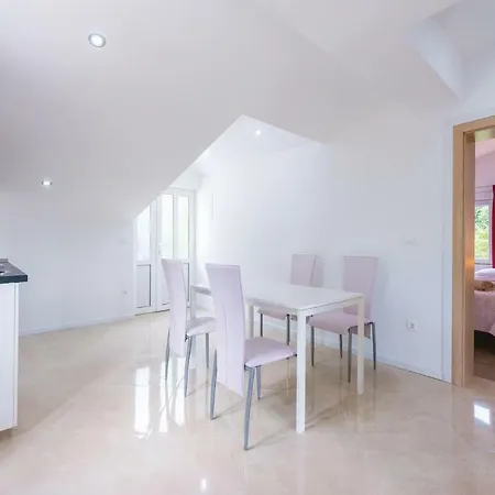 Four Bedroom Holiday In *