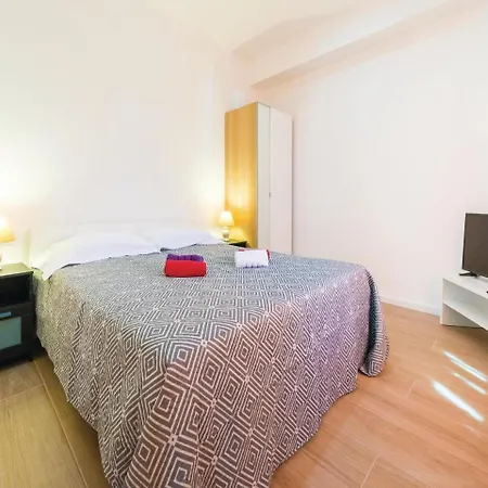 Prázdninový dům Four Bedroom Holiday In Babino Polje