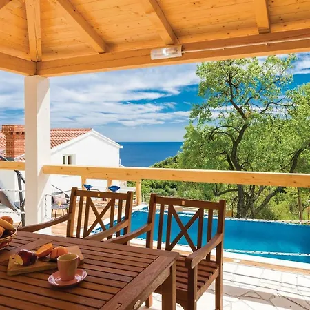 Four Bedroom Holiday In *